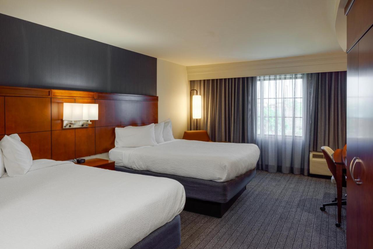 Courtyard By Marriott North/quail Springs Hotel 3*